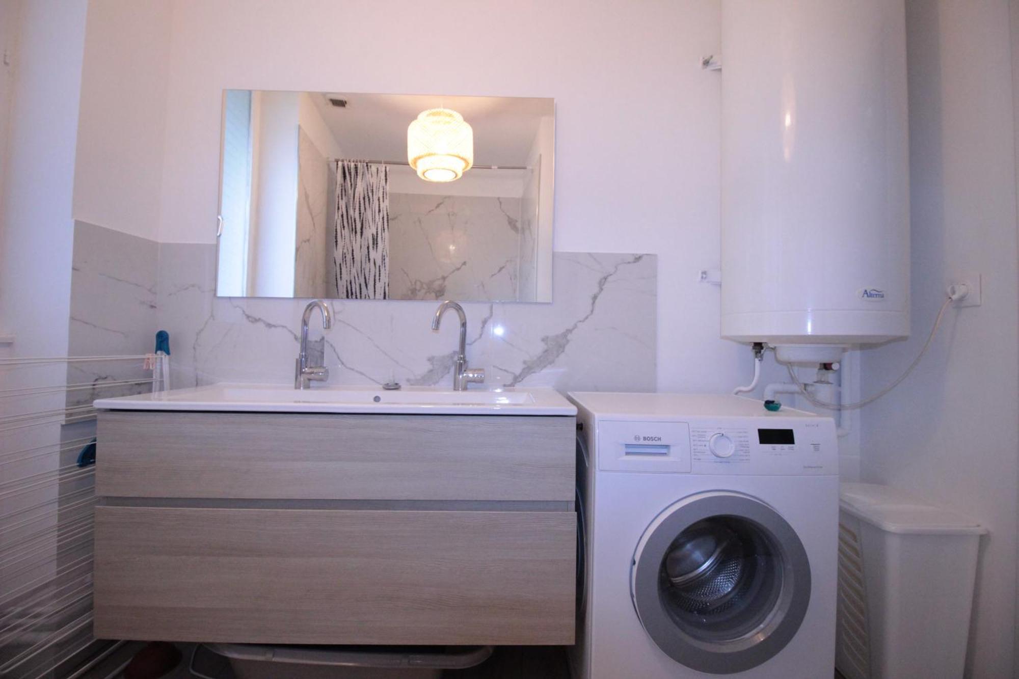 ורדון-סור-מוס Logement Neuf "Meuse" - Hyper Centre - Parking Proche - Proche Gare - 4 Chambres - Terrasse Couverte - Wifi ! Gere Par Prestazen'Services מראה חיצוני תמונה