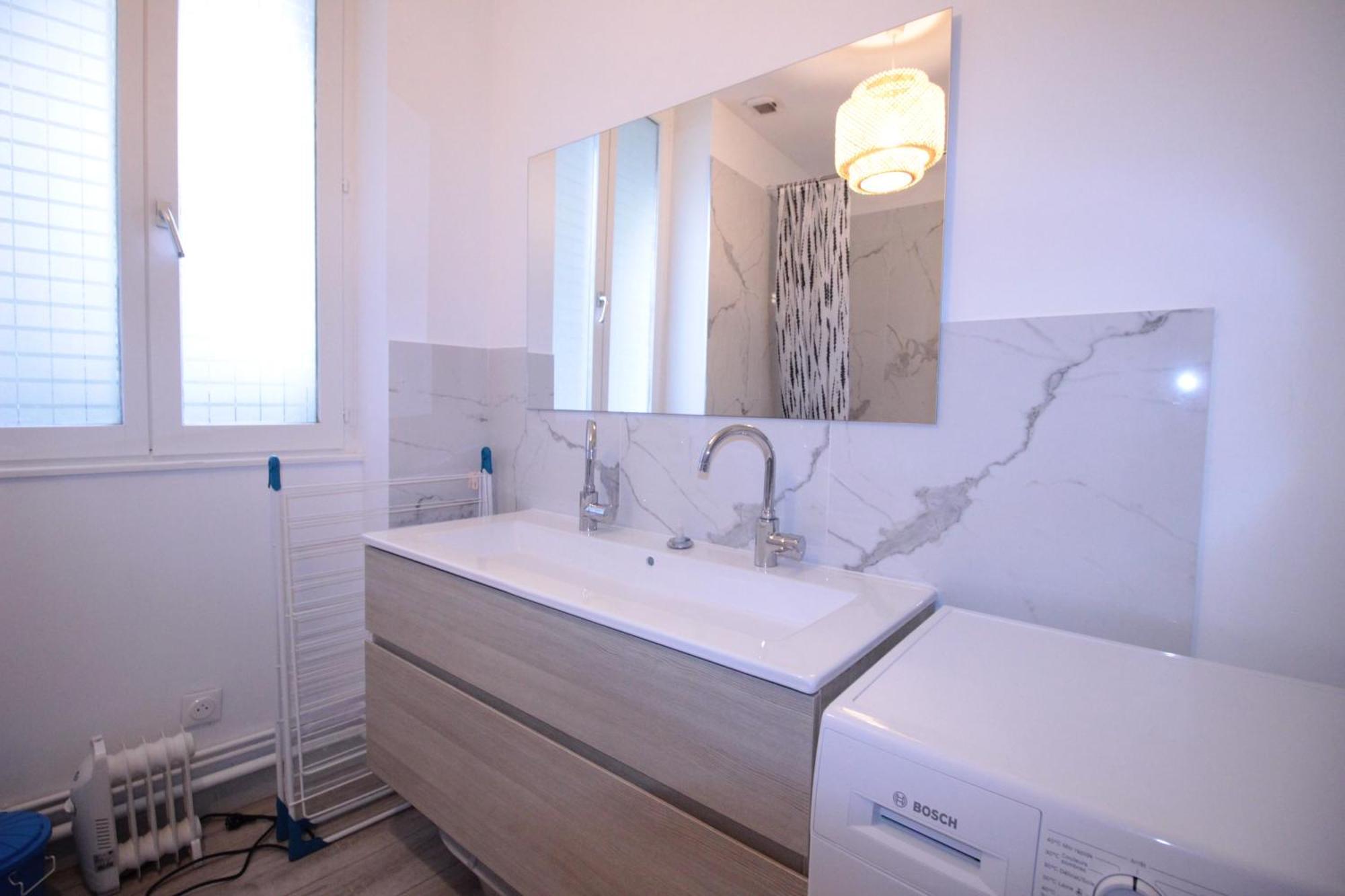 ורדון-סור-מוס Logement Neuf "Meuse" - Hyper Centre - Parking Proche - Proche Gare - 4 Chambres - Terrasse Couverte - Wifi ! Gere Par Prestazen'Services מראה חיצוני תמונה